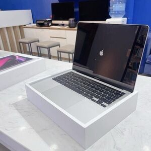 Apple MacBook in Sleek Silver